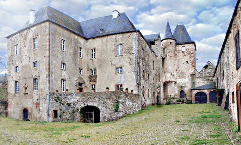 Burg Lissingen - Innenhof